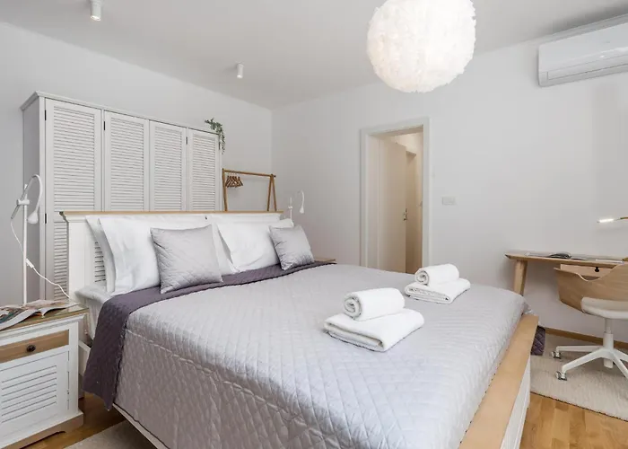 Stunning In Appartement Mali Lošinj