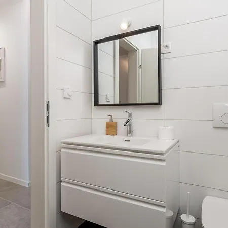 Apartament Front In With Wifi Mali Lošinj